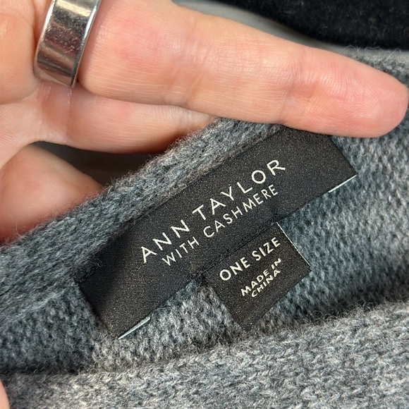 Ann Taylor Gray Wool Cashmere Blend Poncho - Picture 12 of 13
